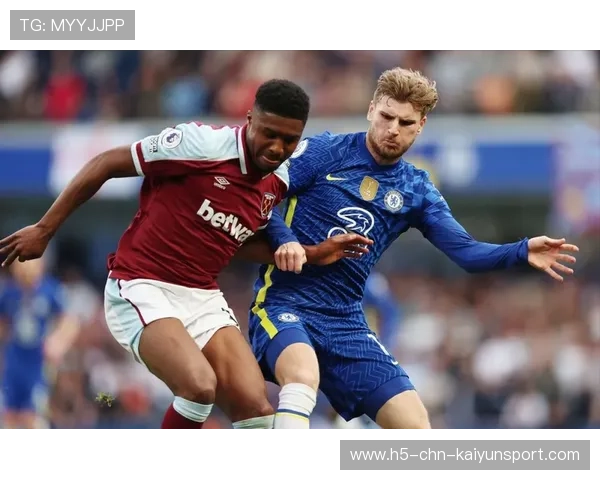 切尔西边路换位形成空档，传中直送门前成优势